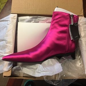 Sateen Pointed Ankle Bootie with low heel